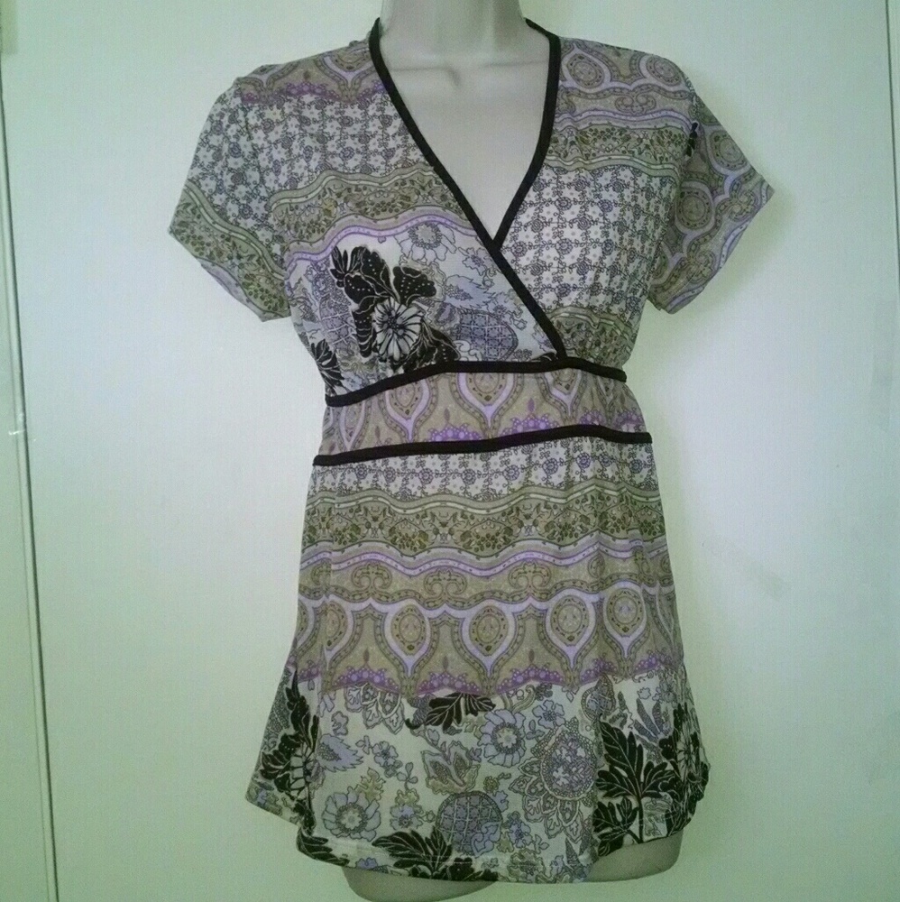 Beautiful maternity tops - Picture 5 of 6